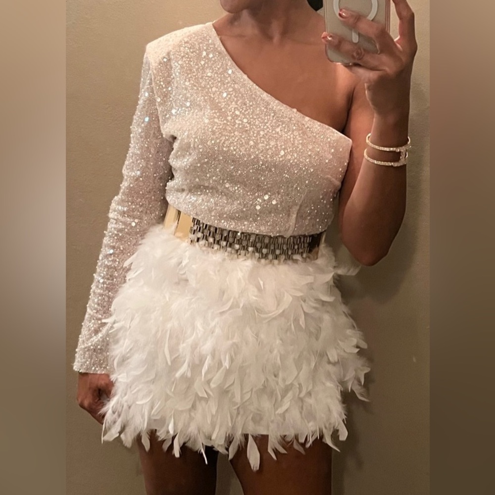 Party dress with feathers